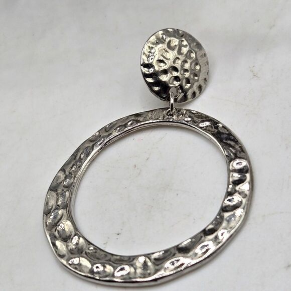 "5/"25" Mismatched Silvertone Madala Circle Tassel Silvertone Disc Earrings - Picture 5 of 9